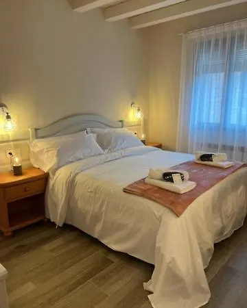 Cal Pericas بيت ضيافة لا بوبلا دي لايليت