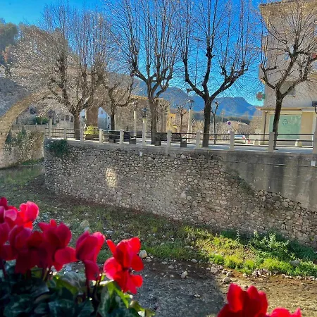 Cal Pericas بيت ضيافة