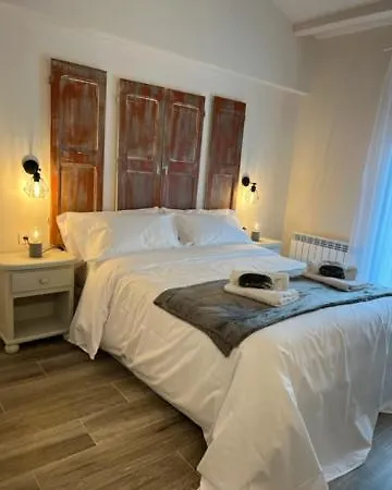 Cal Pericas بيت ضيافة لا بوبلا دي لايليت